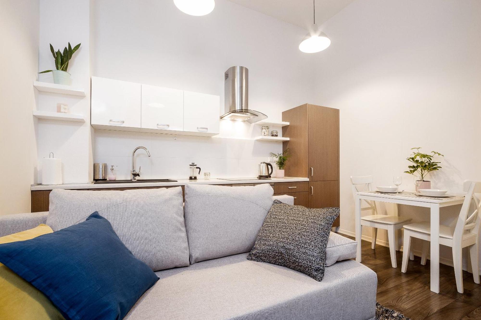 Апартаменты Main Station - 8 Rakowicka Street Краков Экстерьер фото