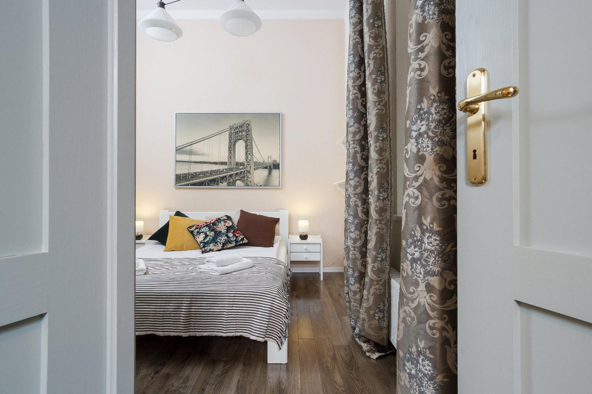 Апартаменты Main Station - 8 Rakowicka Street Краков Экстерьер фото