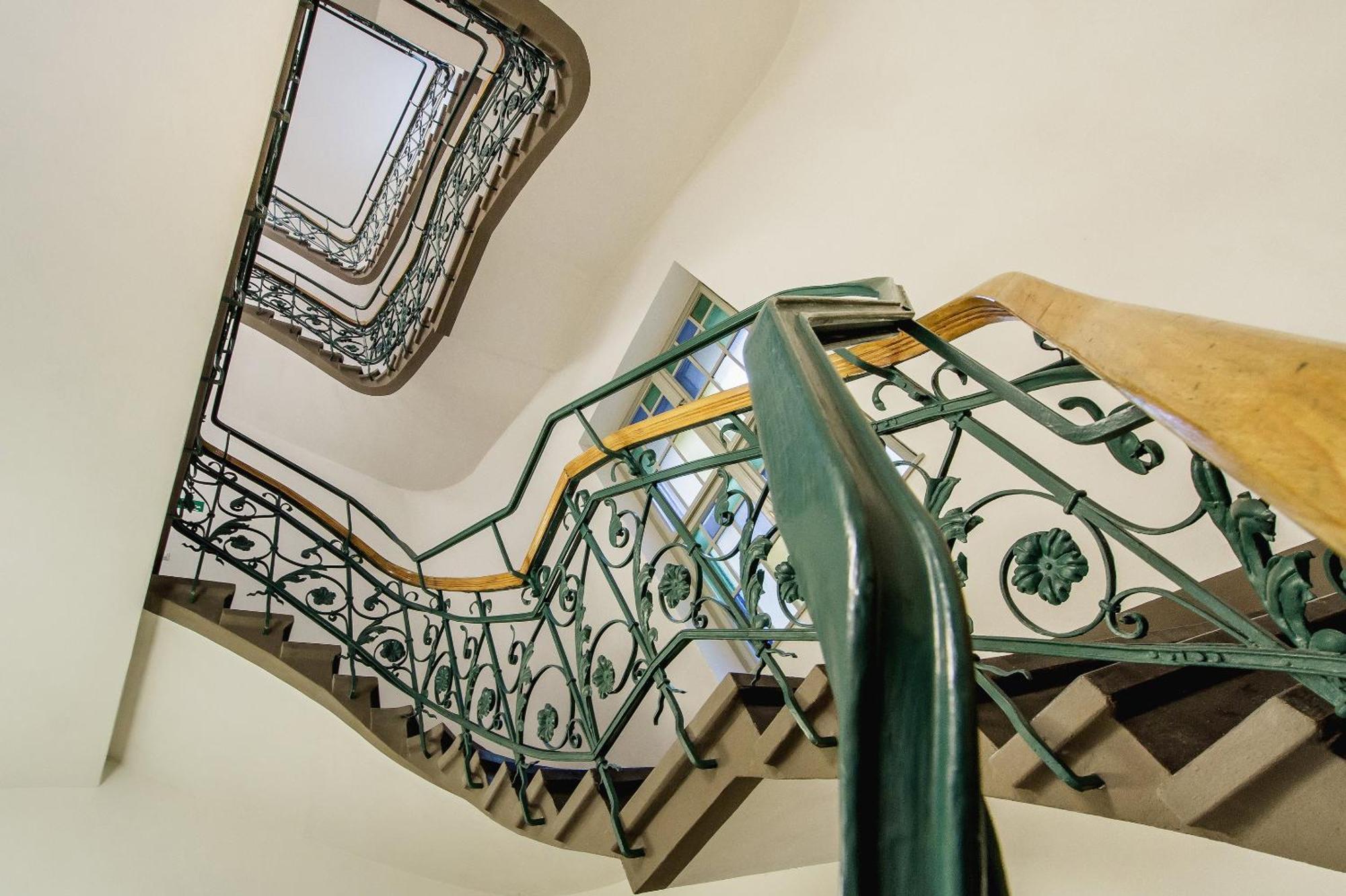Апартаменты Main Station - 8 Rakowicka Street Краков Экстерьер фото